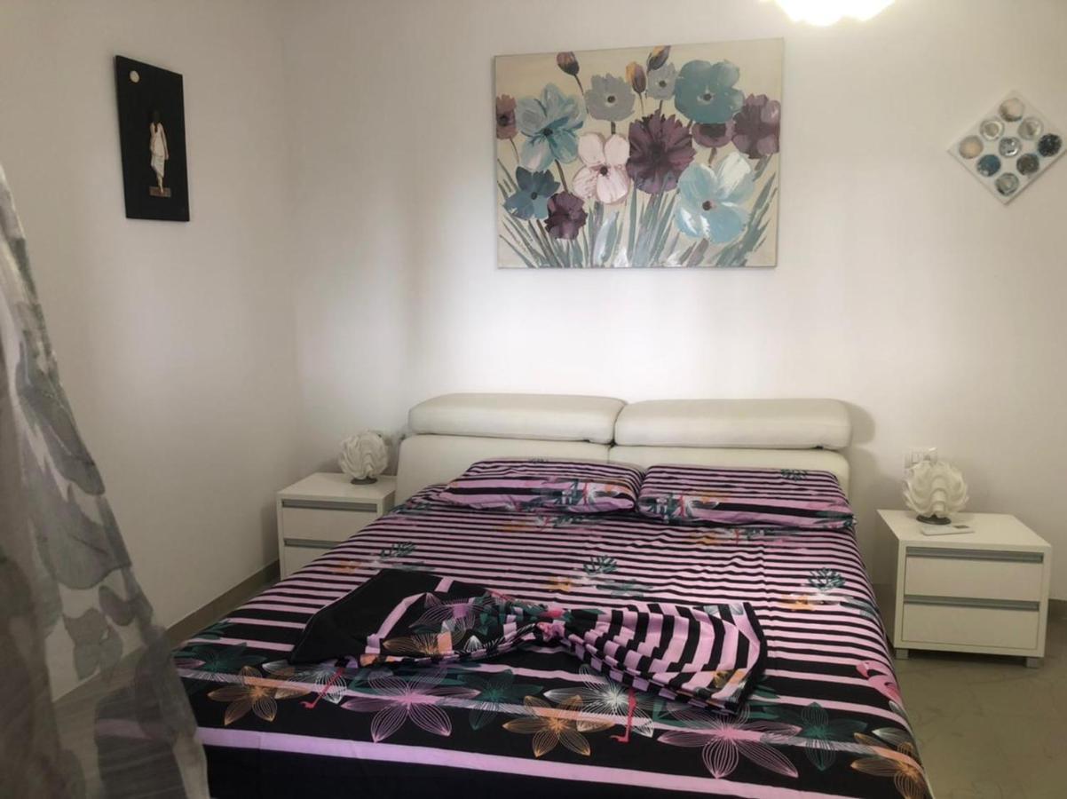 Vale House Holiday Apartment Вльора Екстер'єр фото