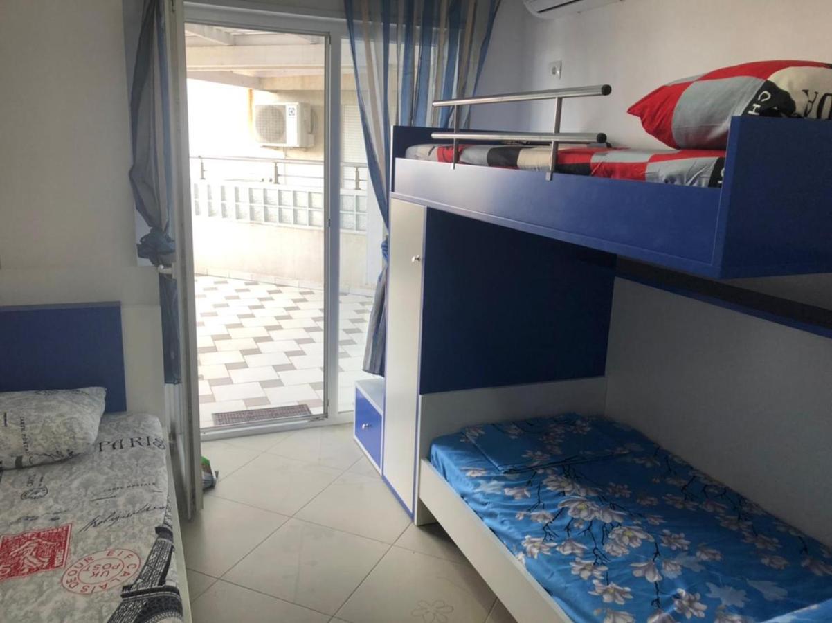 Vale House Holiday Apartment Вльора Екстер'єр фото